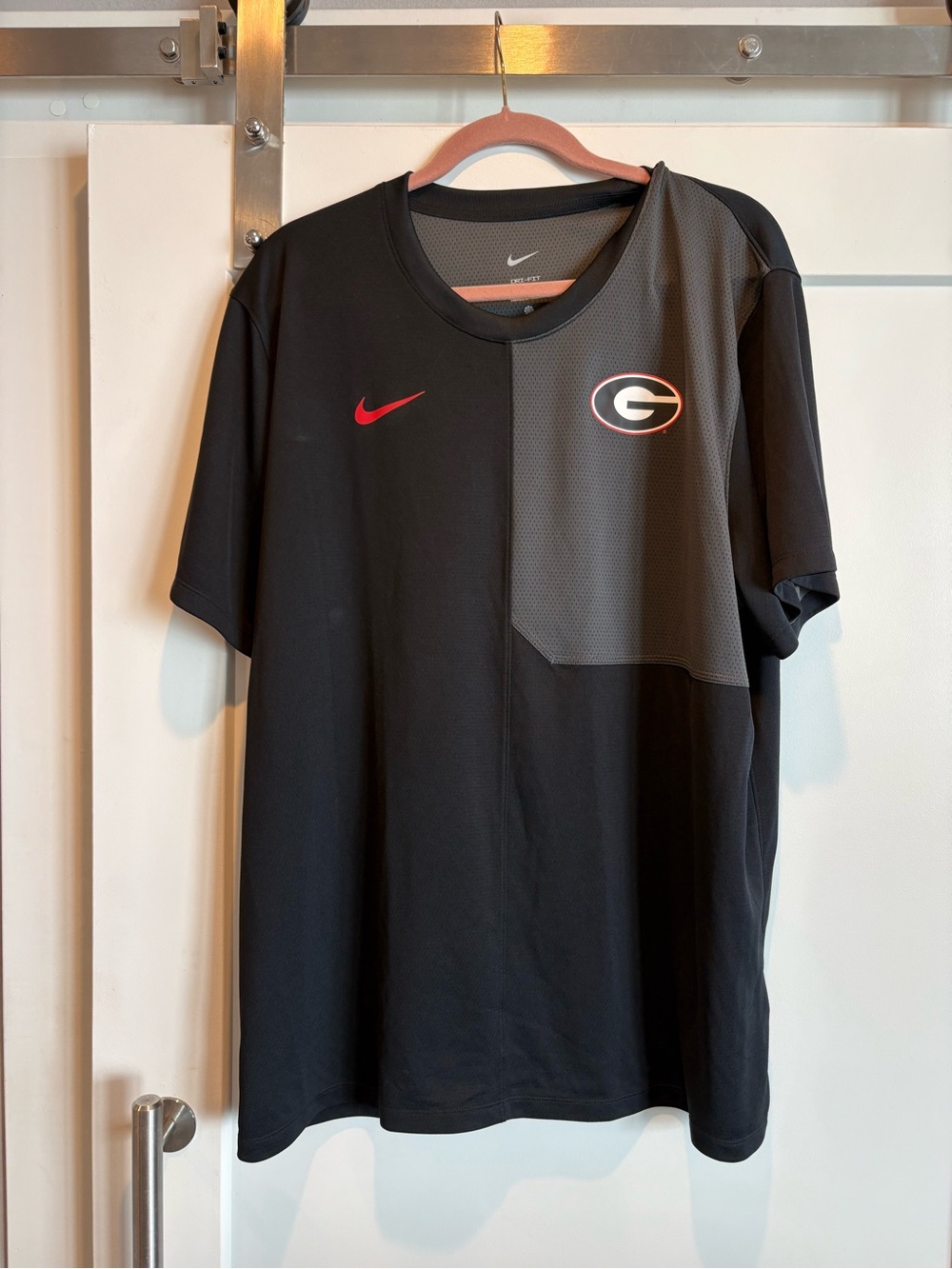 Nike Black Georgia Bulldogs Short-Sleeve Team Tee with Red Swoosh